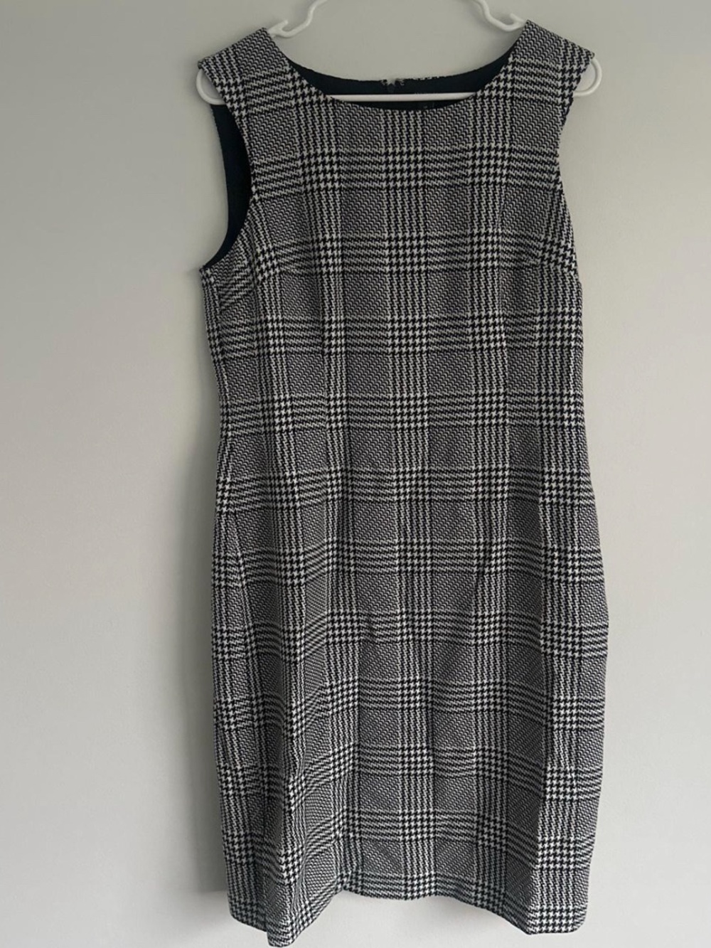 Ann Taylor Black & White Sleeveless Plaid Sheath Dress